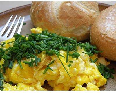 scramble eggs